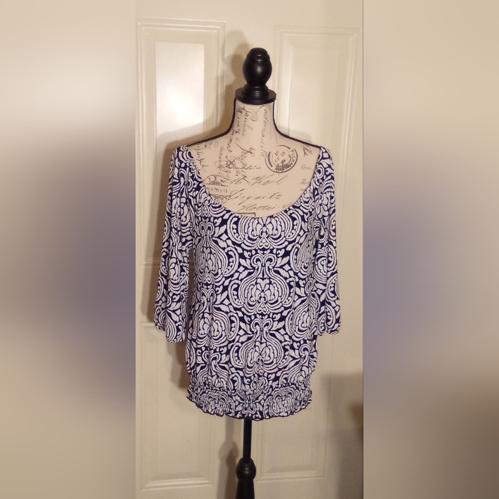 White House Black Market Top Women Casual Size Medium Color Black And White